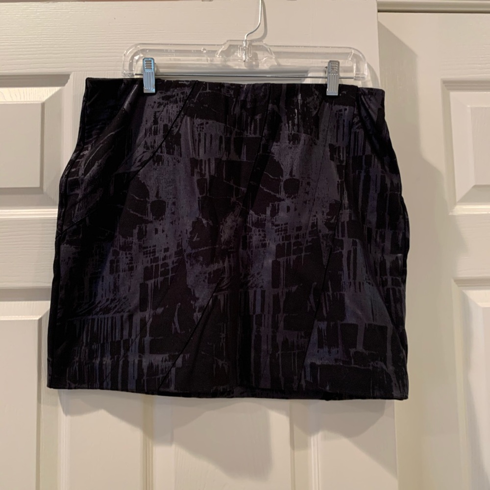 Simply Vera Black and Faux Leather Pattern Skirt